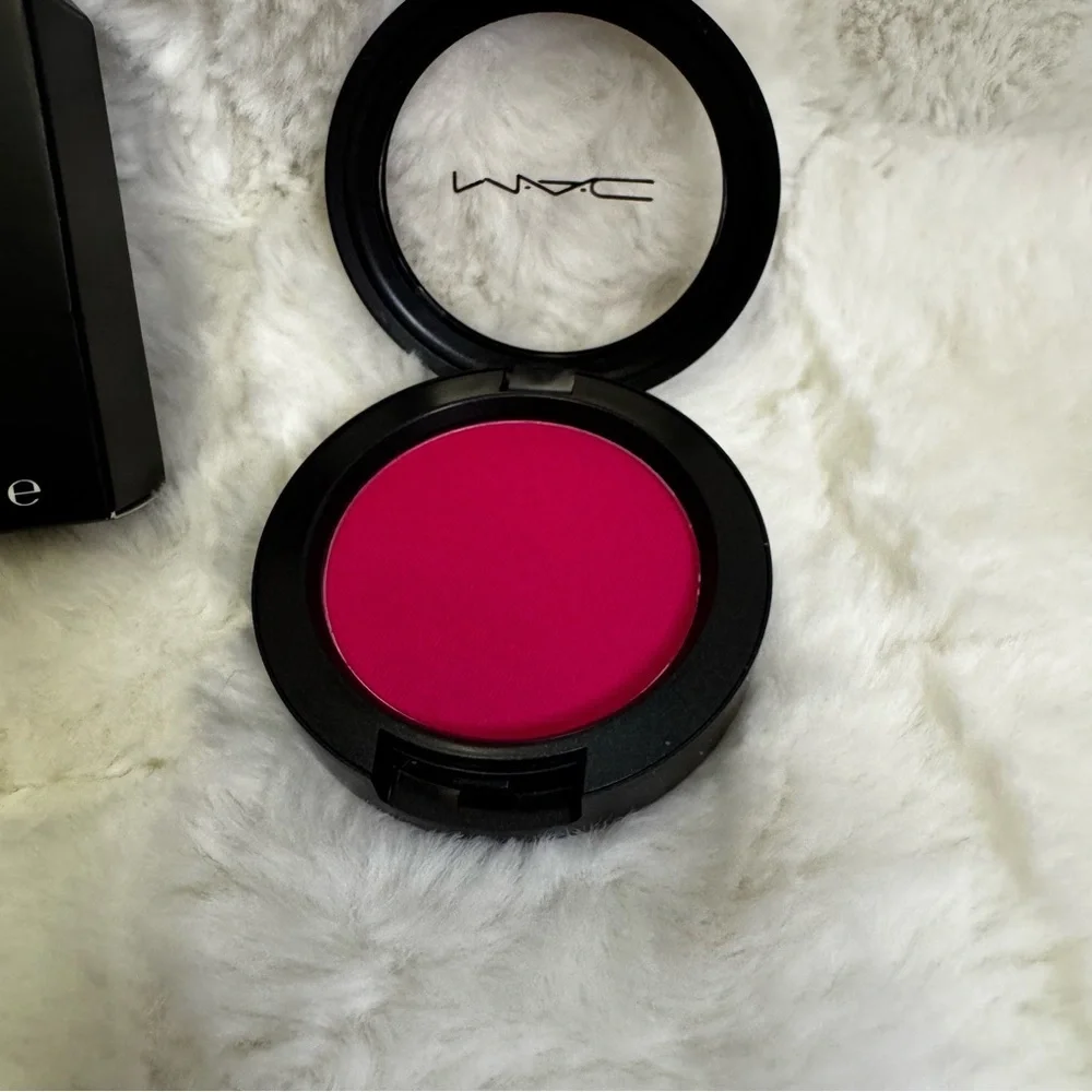 MAC Full Fuchsia Powder Blush .21 oz  NIB